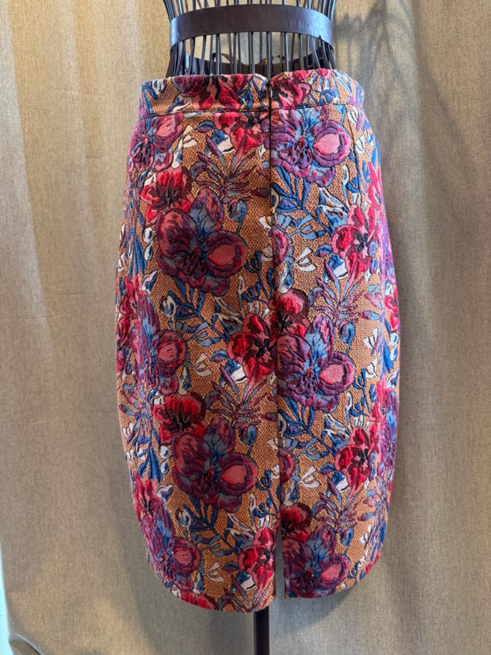 Anthropologie - Maeve - Floral Tapestry - Pencil Skirt - Size Small - Picture 5 of 14